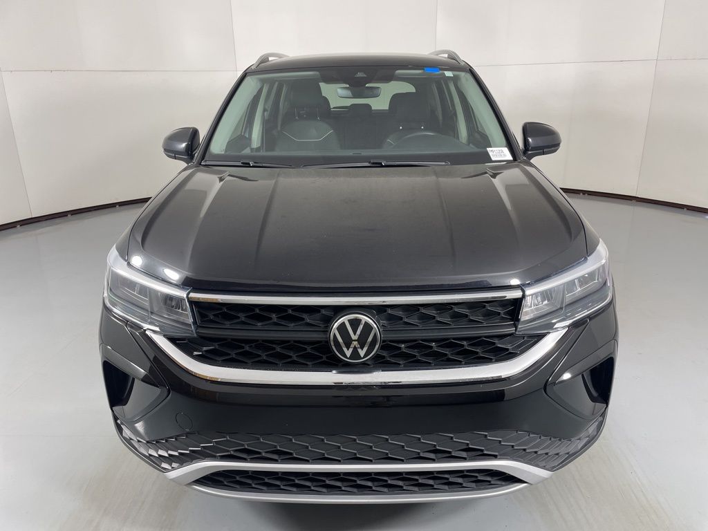 2024 Volkswagen Taos SE photo 4