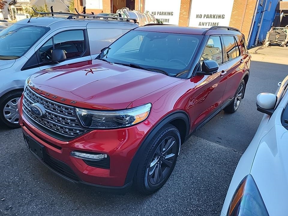 2022 Ford Explorer XLT's photo