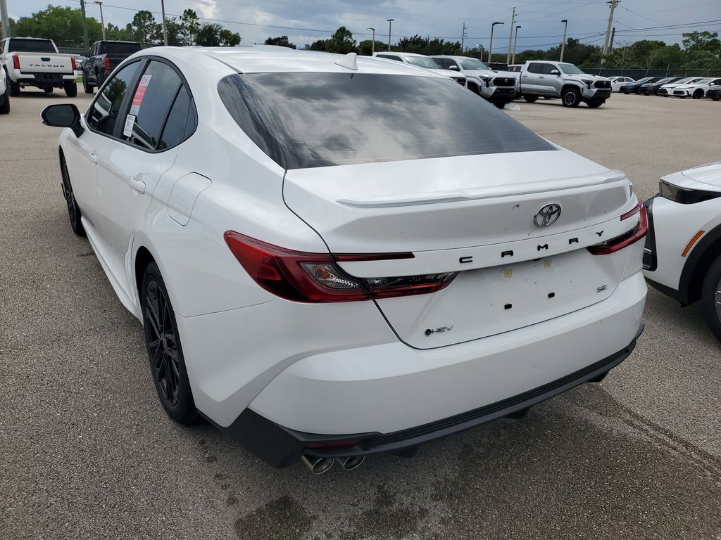 2025 Toyota Camry SE photo 7