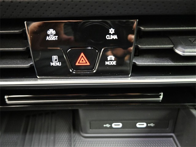 2025 Volkswagen Atlas SEL Premium R-Line photo 4