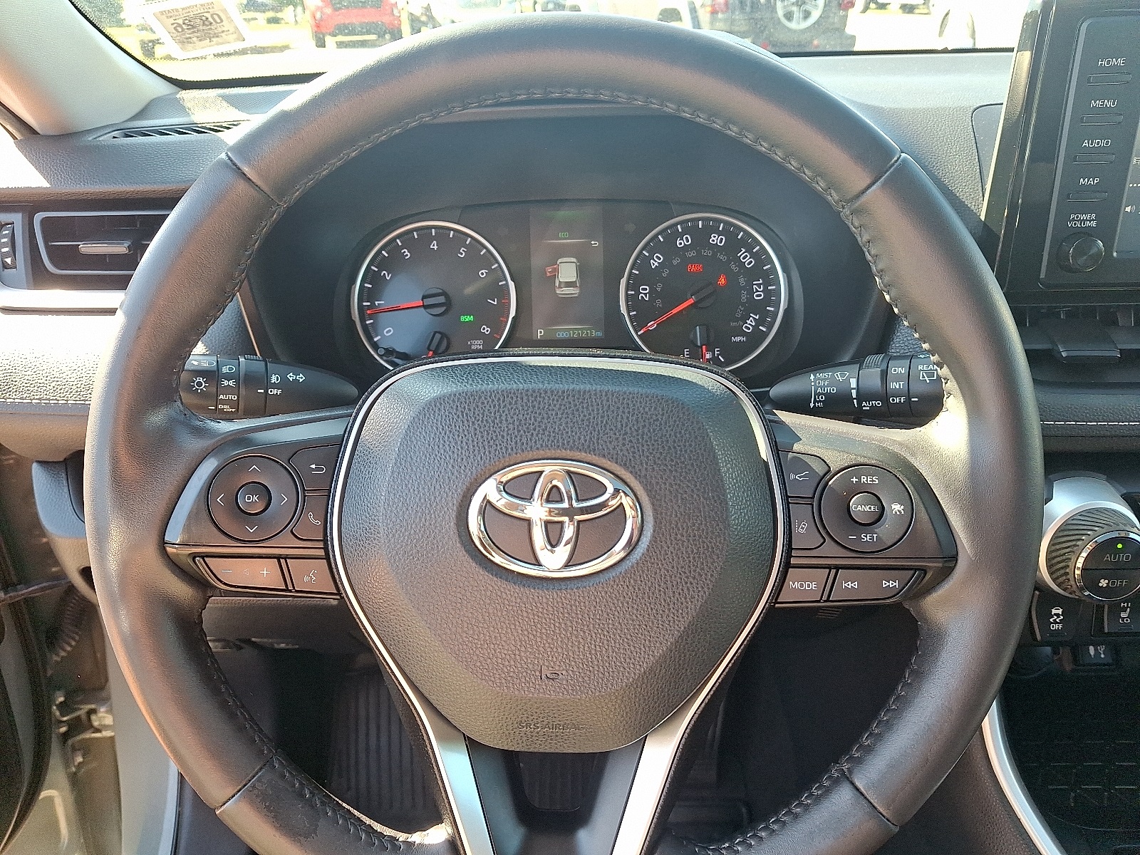2019 Toyota RAV4 XLE photo 18