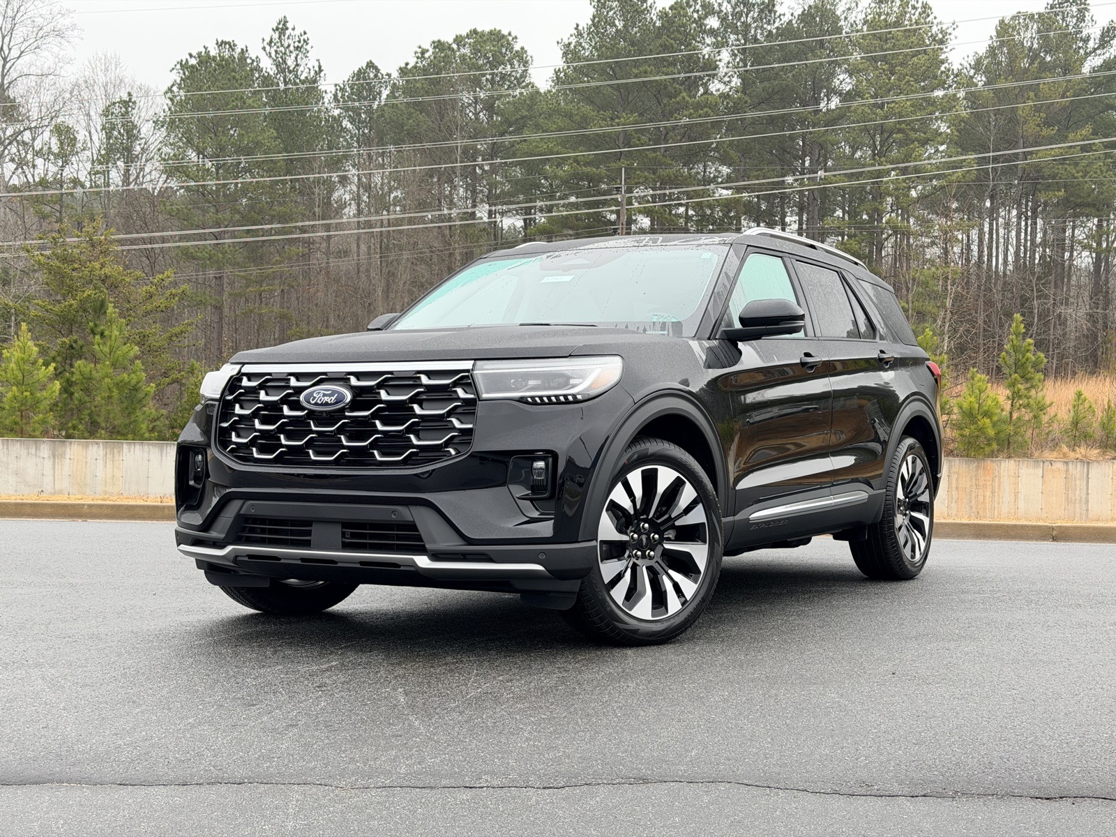 2026 Ford Explorer Platinum's photo
