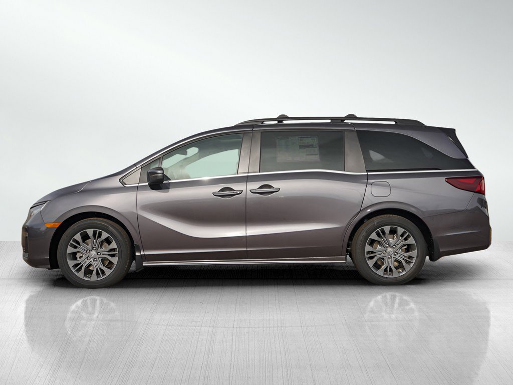 2026 Honda Odyssey Touring photo 3