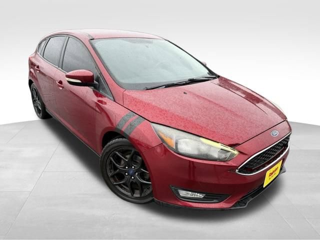 2016 Ford Focus SE's photo