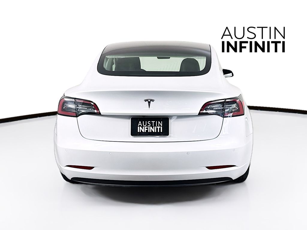 2020 Tesla Model 3 Standard Range Plus photo 5