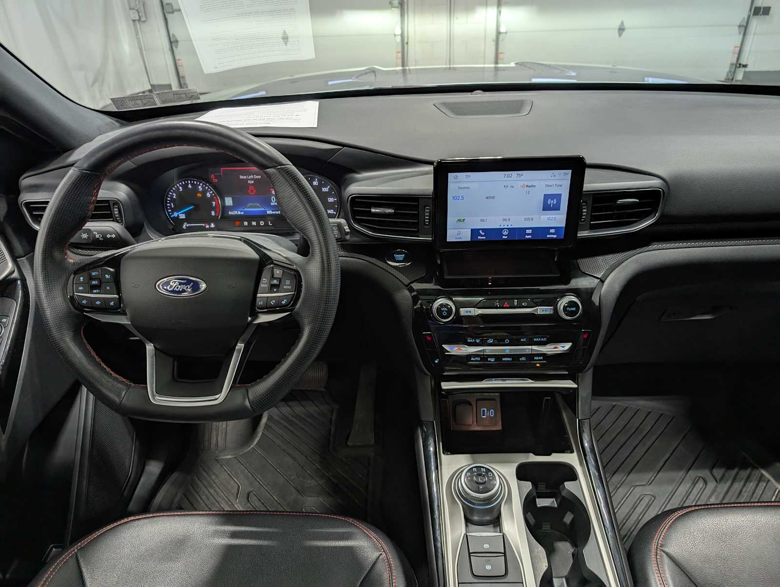 2022 Ford Explorer ST-Line photo 17