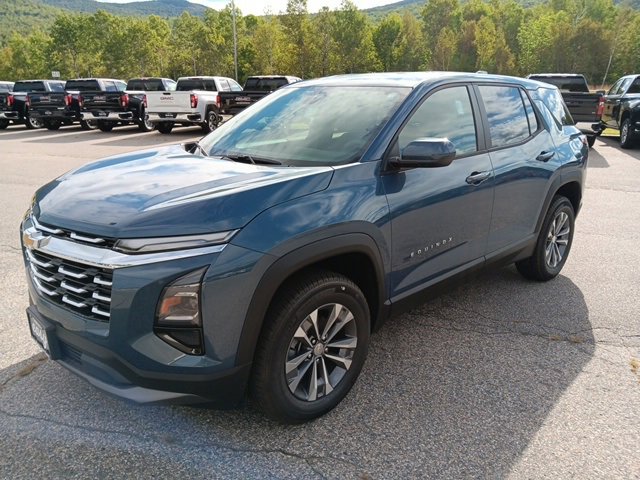2026 Chevrolet Equinox LT photo 2
