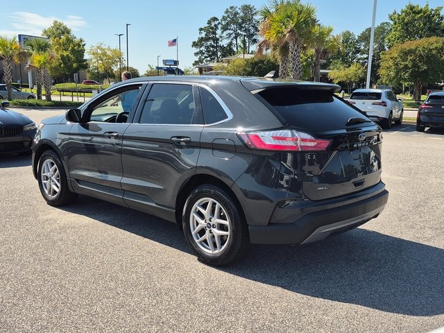 2021 Ford Edge SEL photo 5