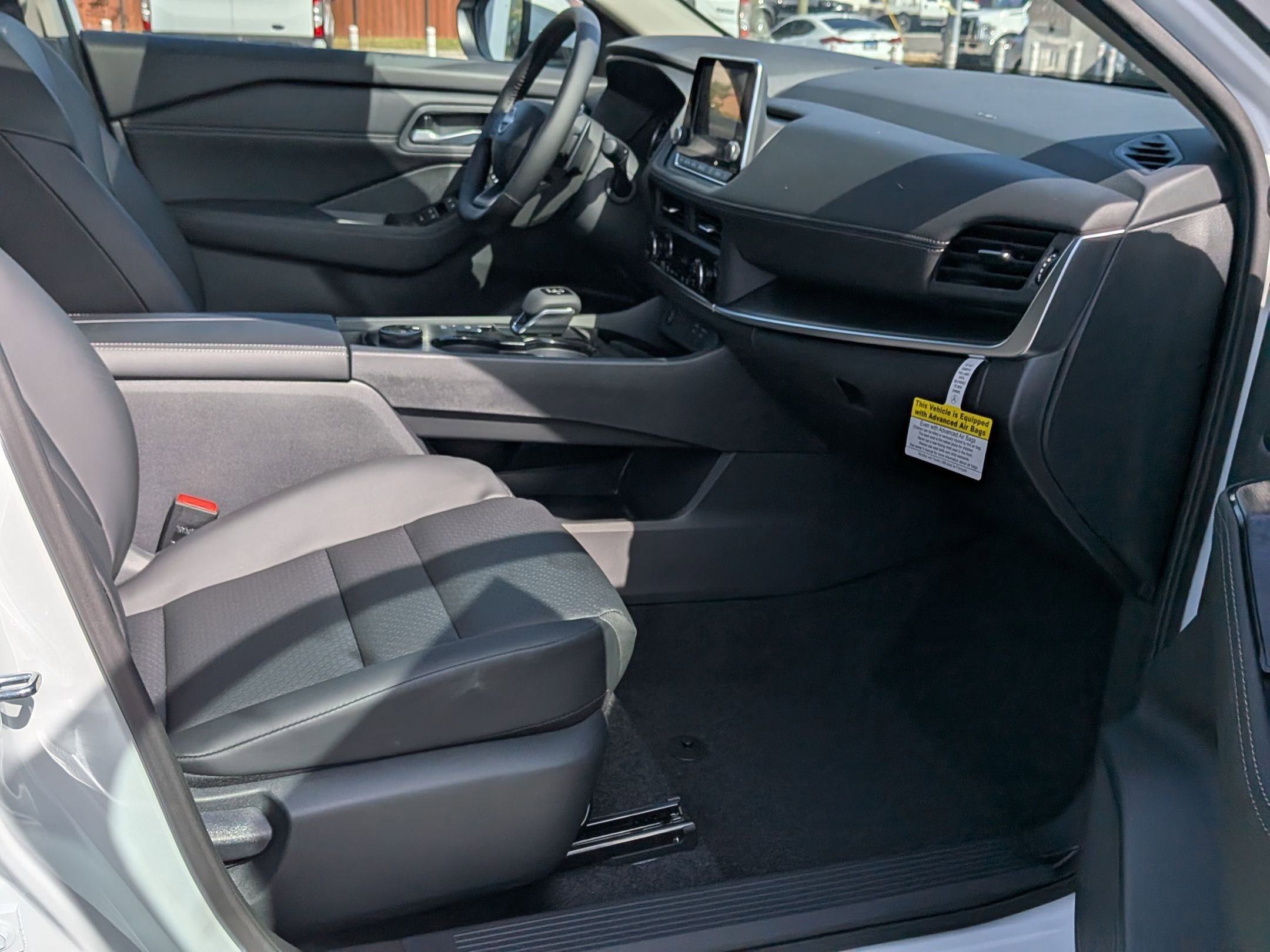 2026 Nissan Rogue SV photo 21