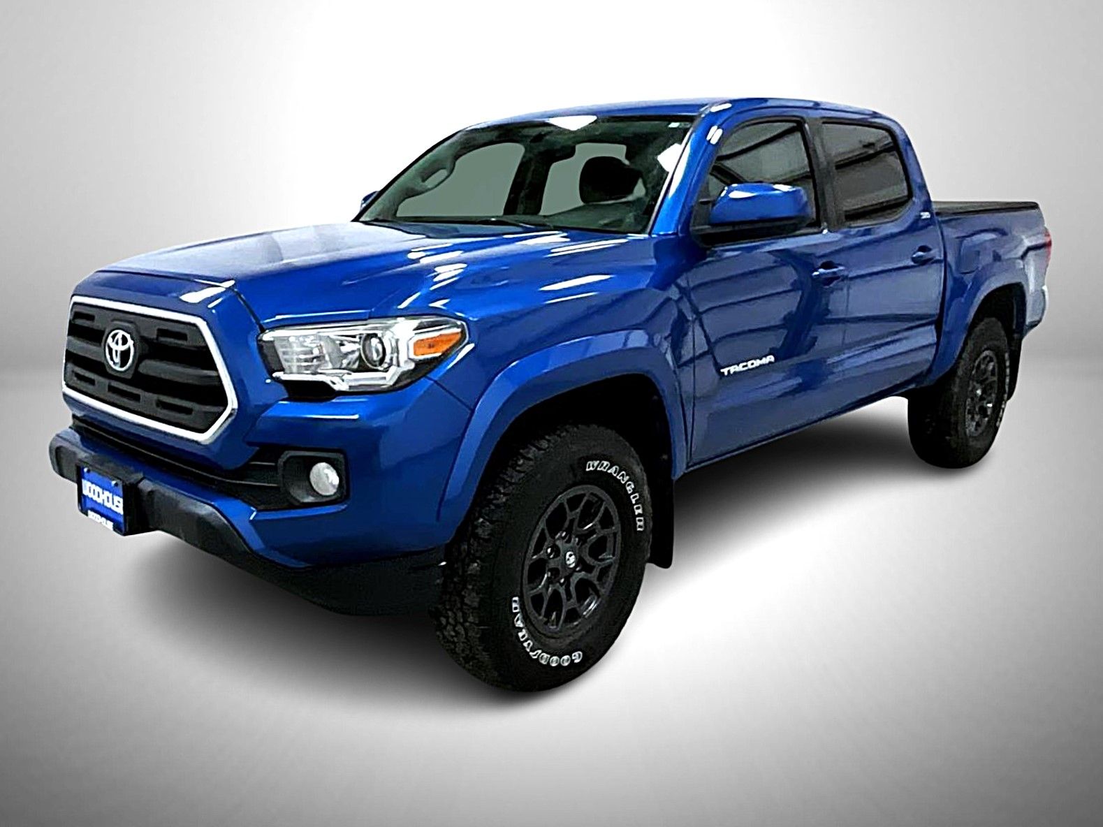 2017 Toyota Tacoma SR5's photo