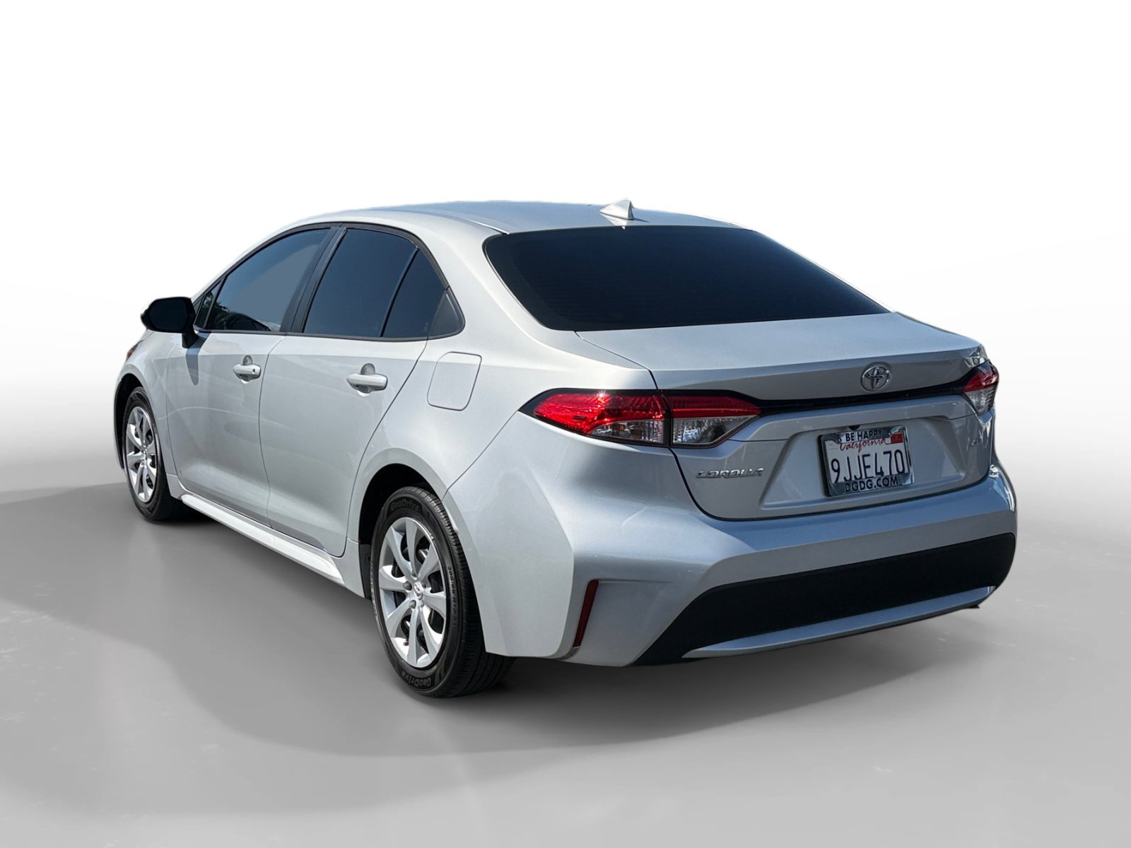 2020 Toyota Corolla LE photo 3