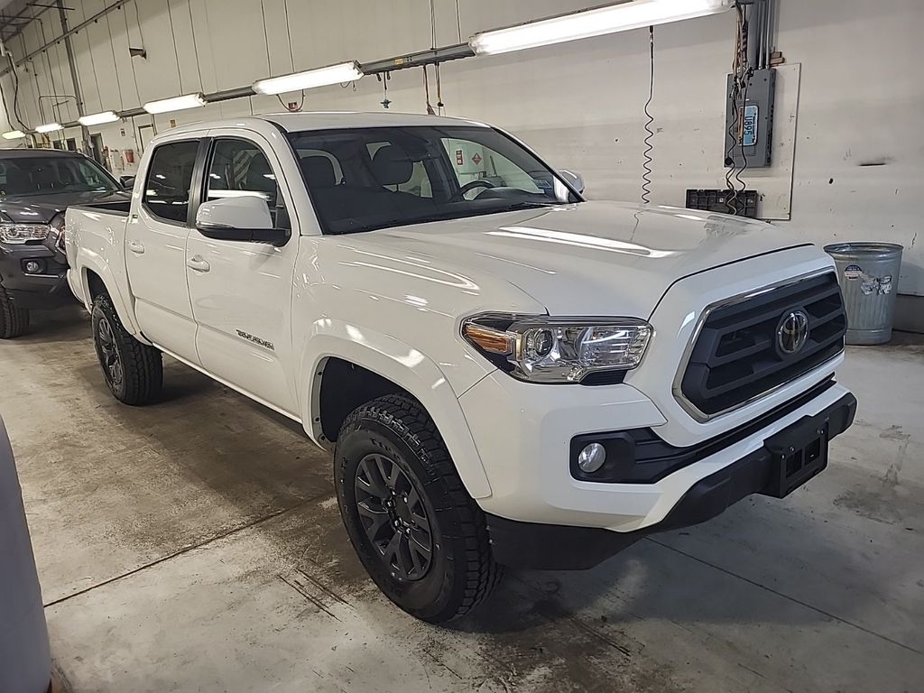 2023 Toyota Tacoma SR5's photo