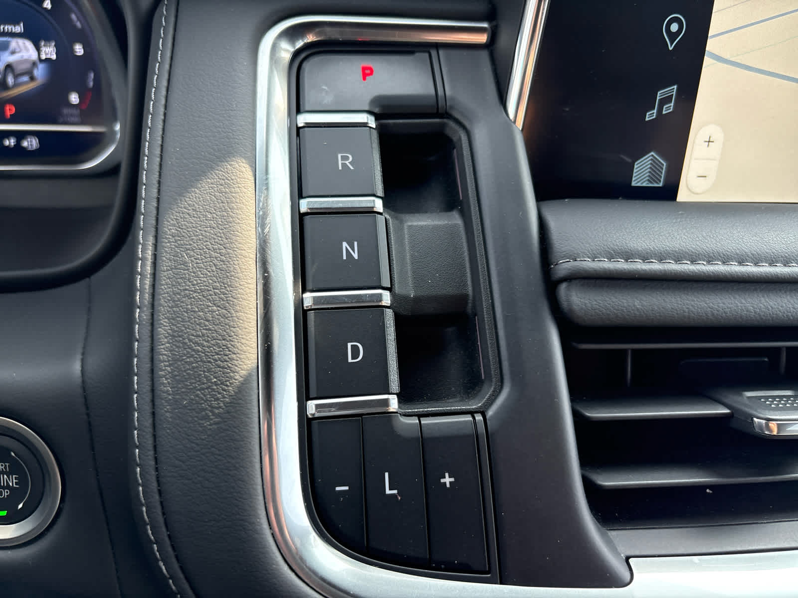 2024 Chevrolet Suburban Z71 photo 21