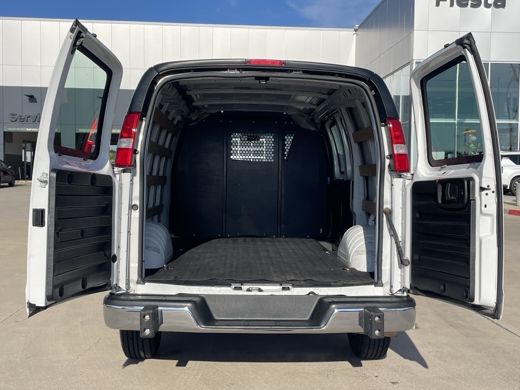 2024 Chevrolet Express 2500 Work Van photo 4
