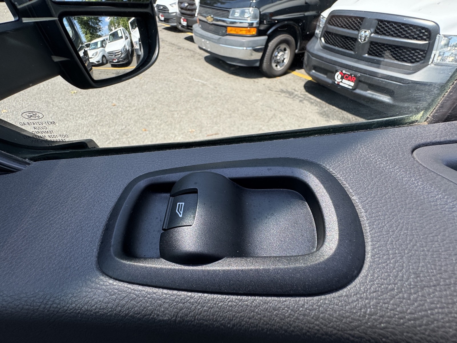 2022 Ford Transit photo 37