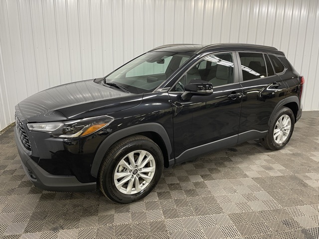 2022 Toyota Corolla Cross LE photo 8