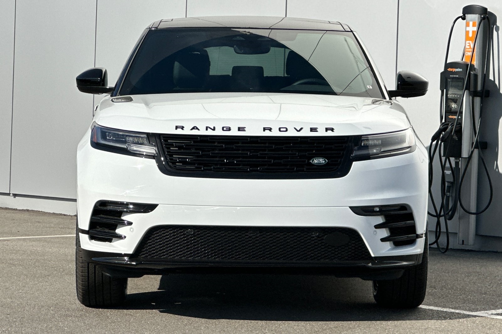 2025 Land Rover Range Rover Velar SE photo 8