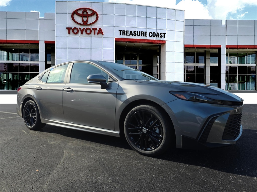 2026 Toyota Camry SE's photo