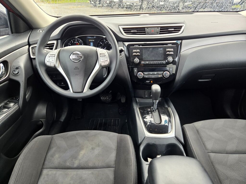 2016 Nissan Rogue SV photo 14