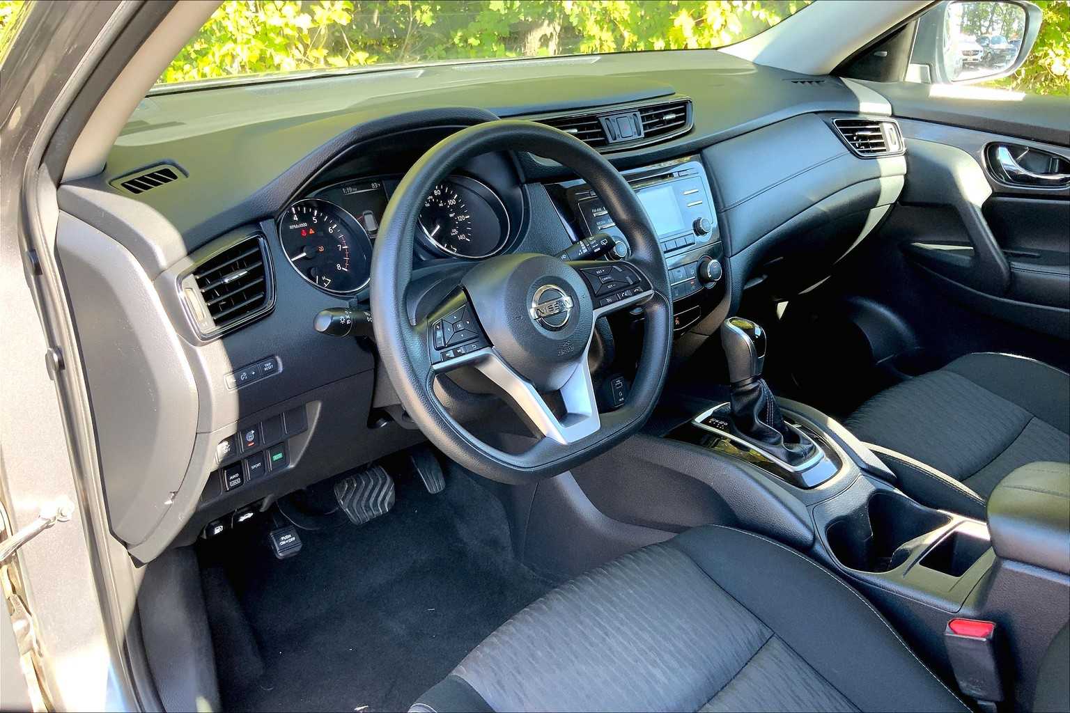 2017 Nissan Rogue S photo 15