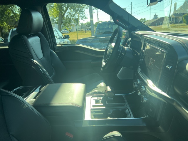2025 Ford F-150 Raptor photo 3