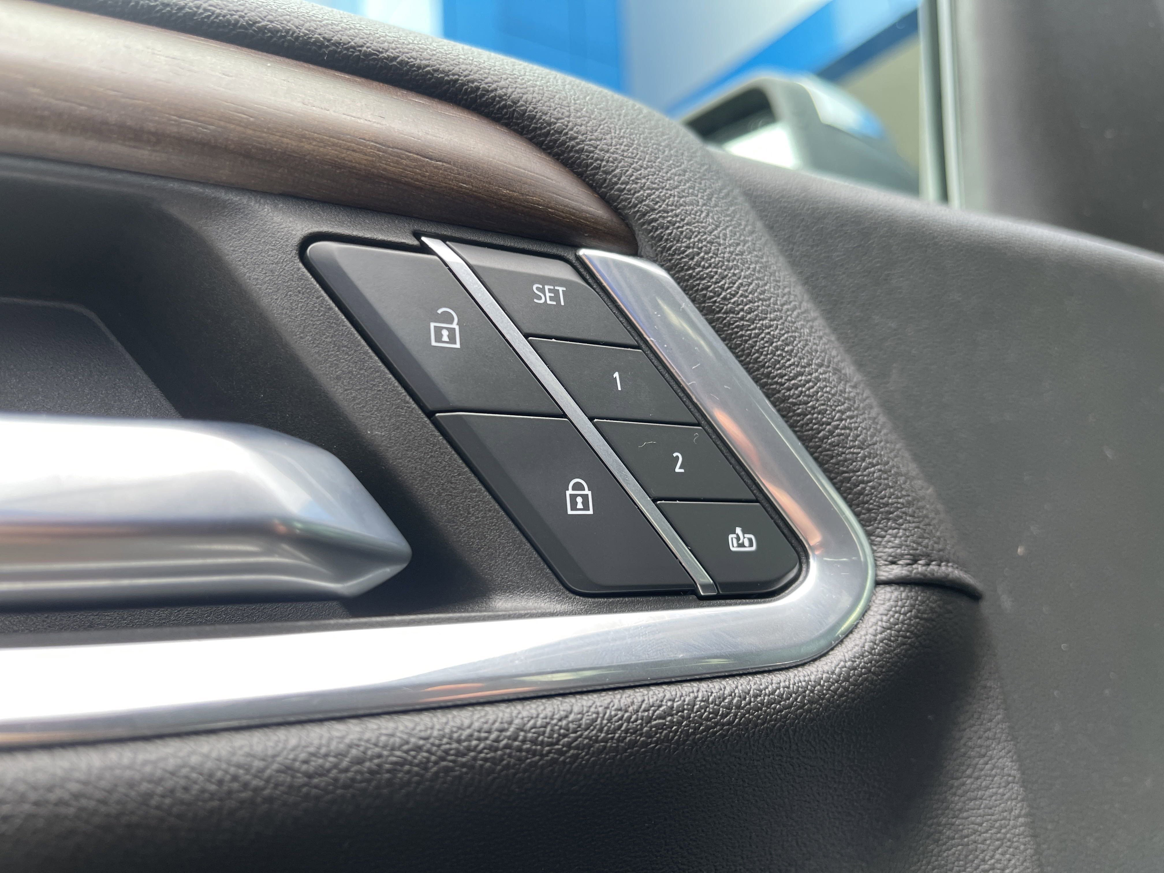 2023 Chevrolet Silverado 1500 High Country photo 4