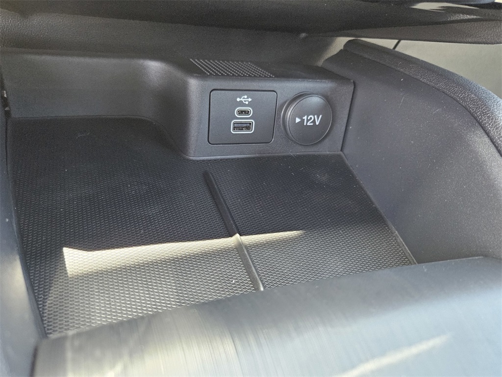 2025 Ford Escape ST-Line Hybrid photo 17
