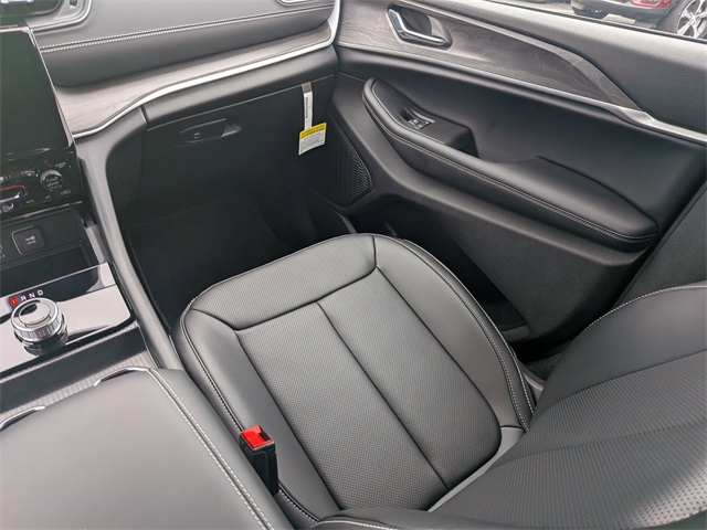 2025 Jeep Grand Cherokee Limited photo 15