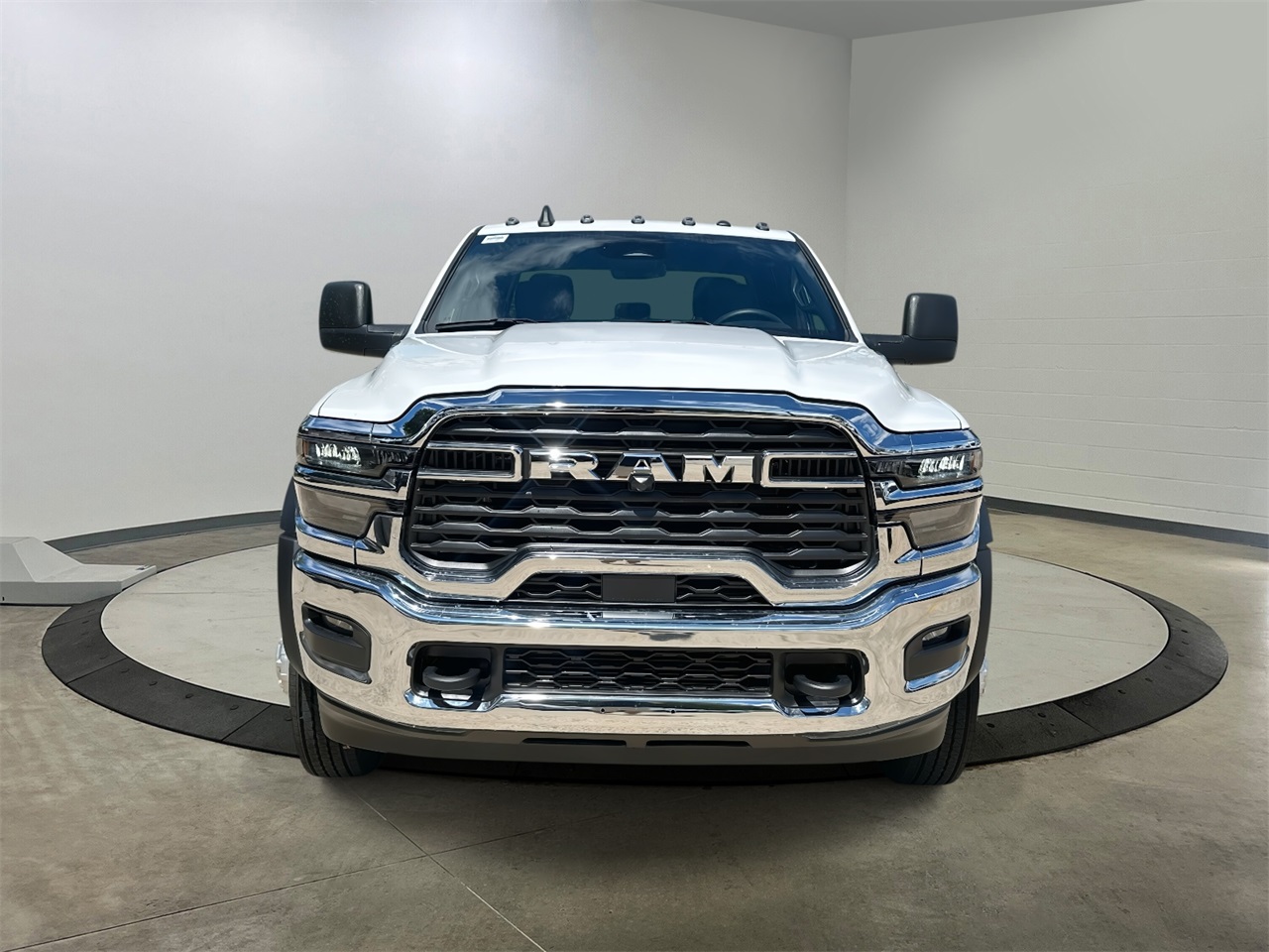 2025 Ram 4500 Tradesman photo 2