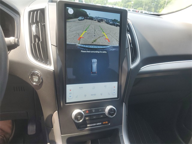2022 Ford Edge SEL photo 25