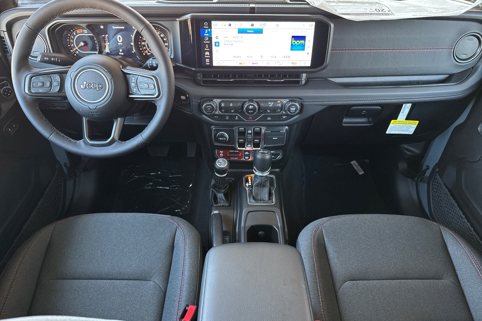 2025 Jeep Wrangler Rubicon photo 12