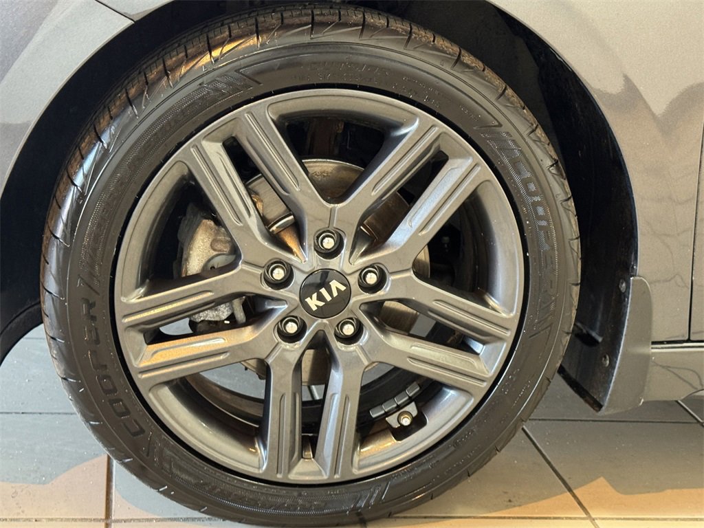 2020 Kia Forte GT-Line photo 16