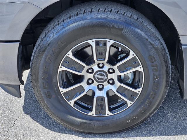 2024 Nissan Titan SV photo 6