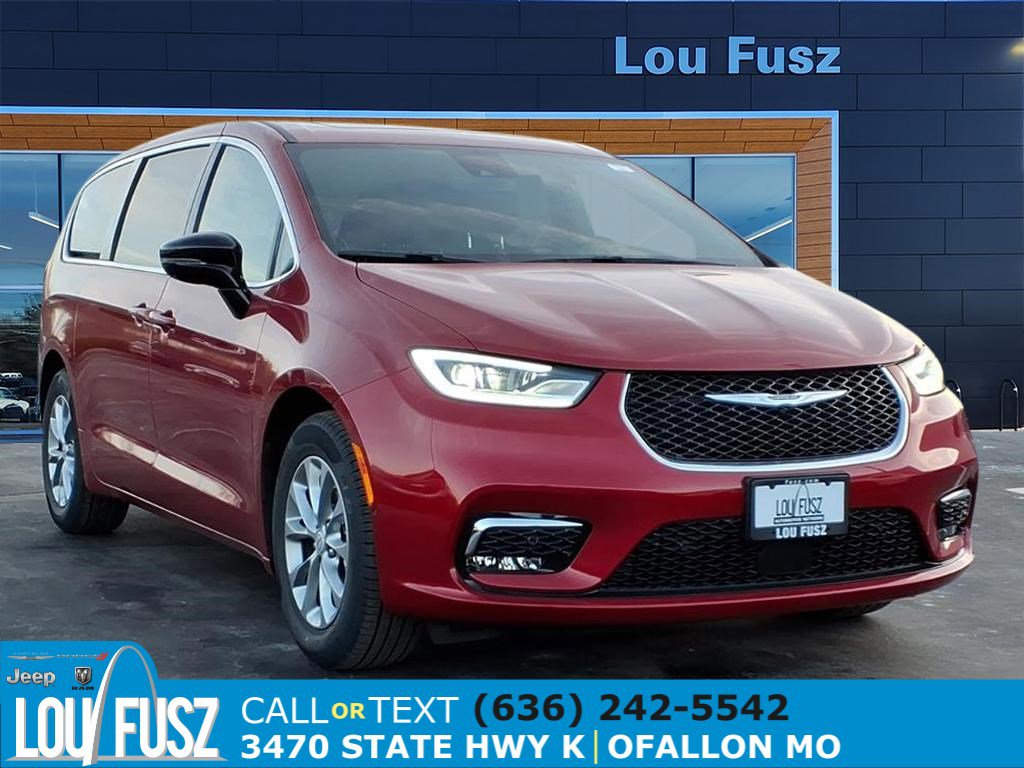 2026 Chrysler Pacifica Limited's photo