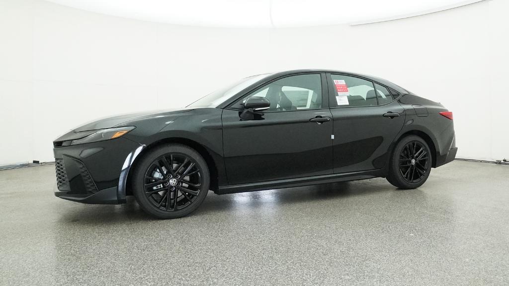 2025 Toyota Camry SE photo 5