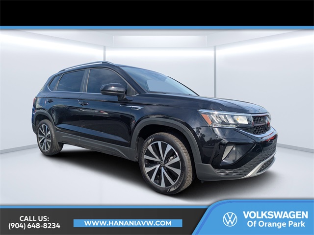 2024 Volkswagen Taos SE's photo
