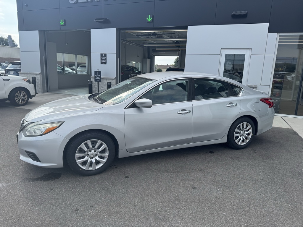 2016 Nissan Altima 2.5 S photo 5