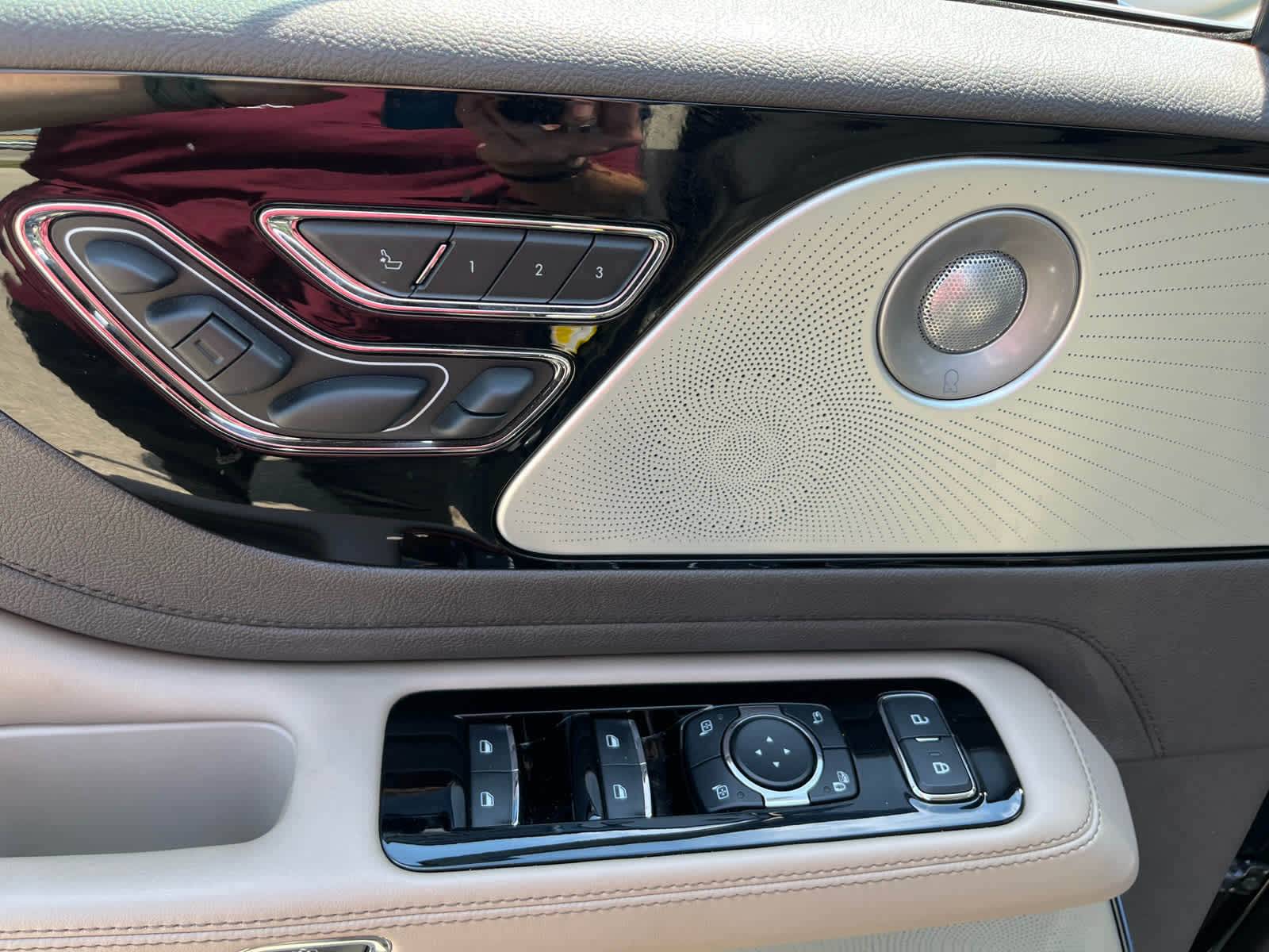 2022 Lincoln Aviator Reserve photo 23