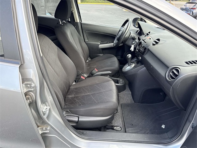 2012 Mazda Mazda2 Sport photo 15