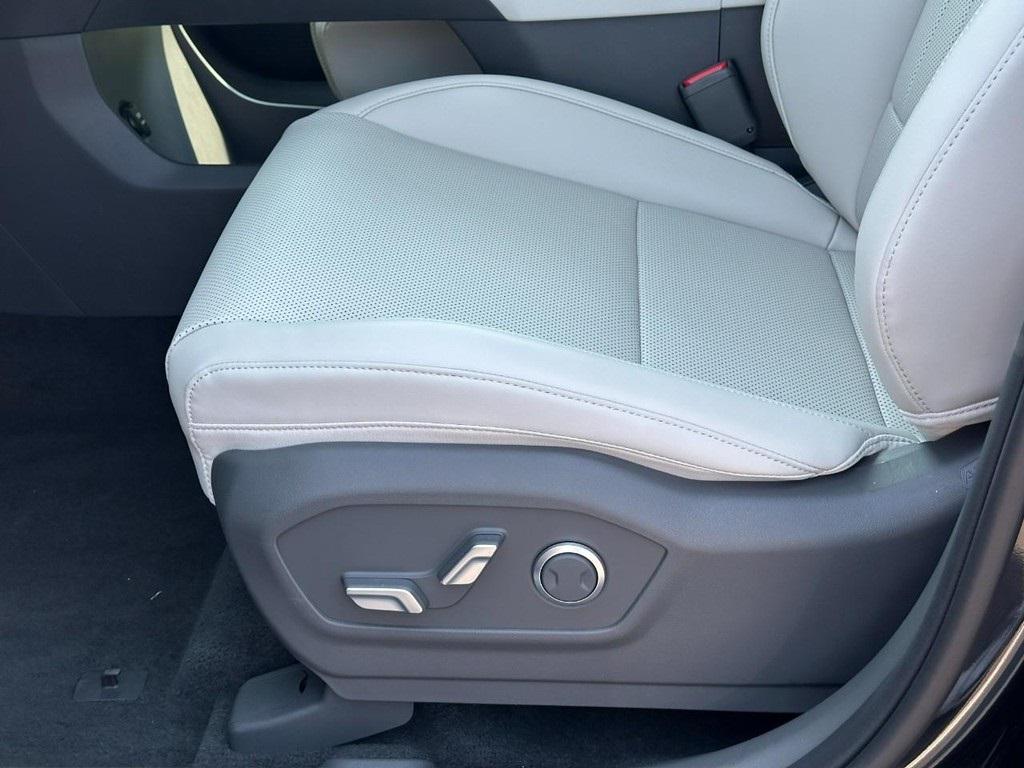 2026 Hyundai Santa Fe SEL photo 9