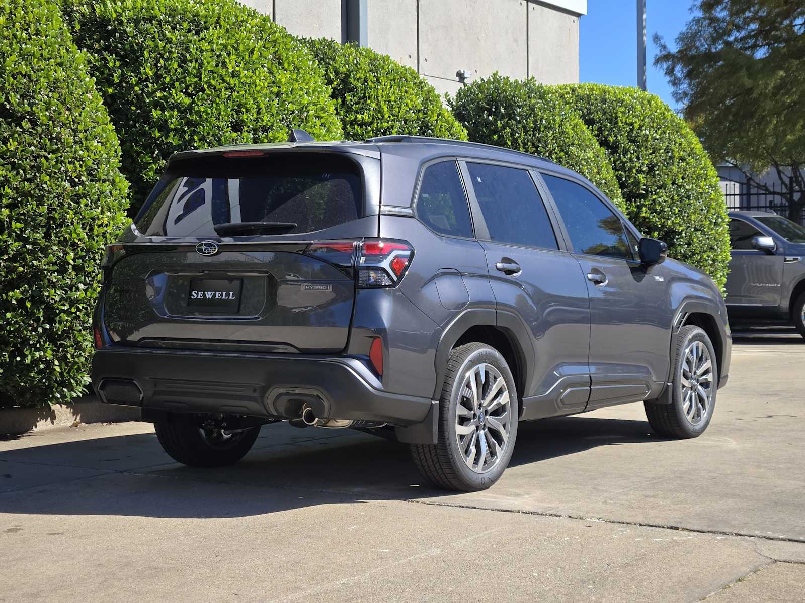 2025 Subaru Forester Touring photo 2