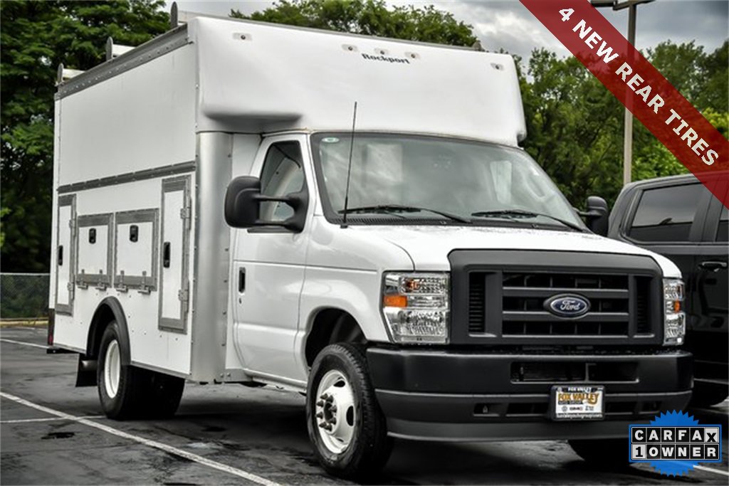 2024 Ford E-Series Cutaway Base's photo