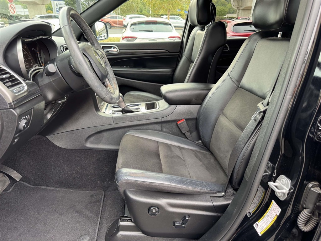 2020 Jeep Grand Cherokee Altitude photo 9