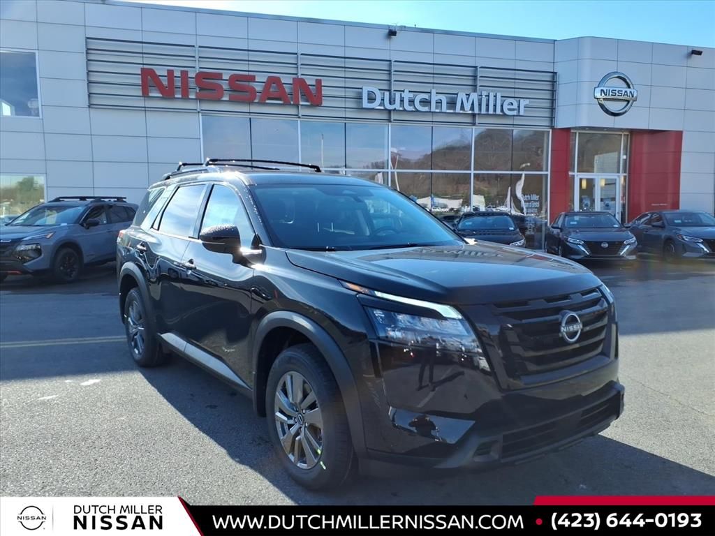 2025 Nissan Pathfinder SV's photo