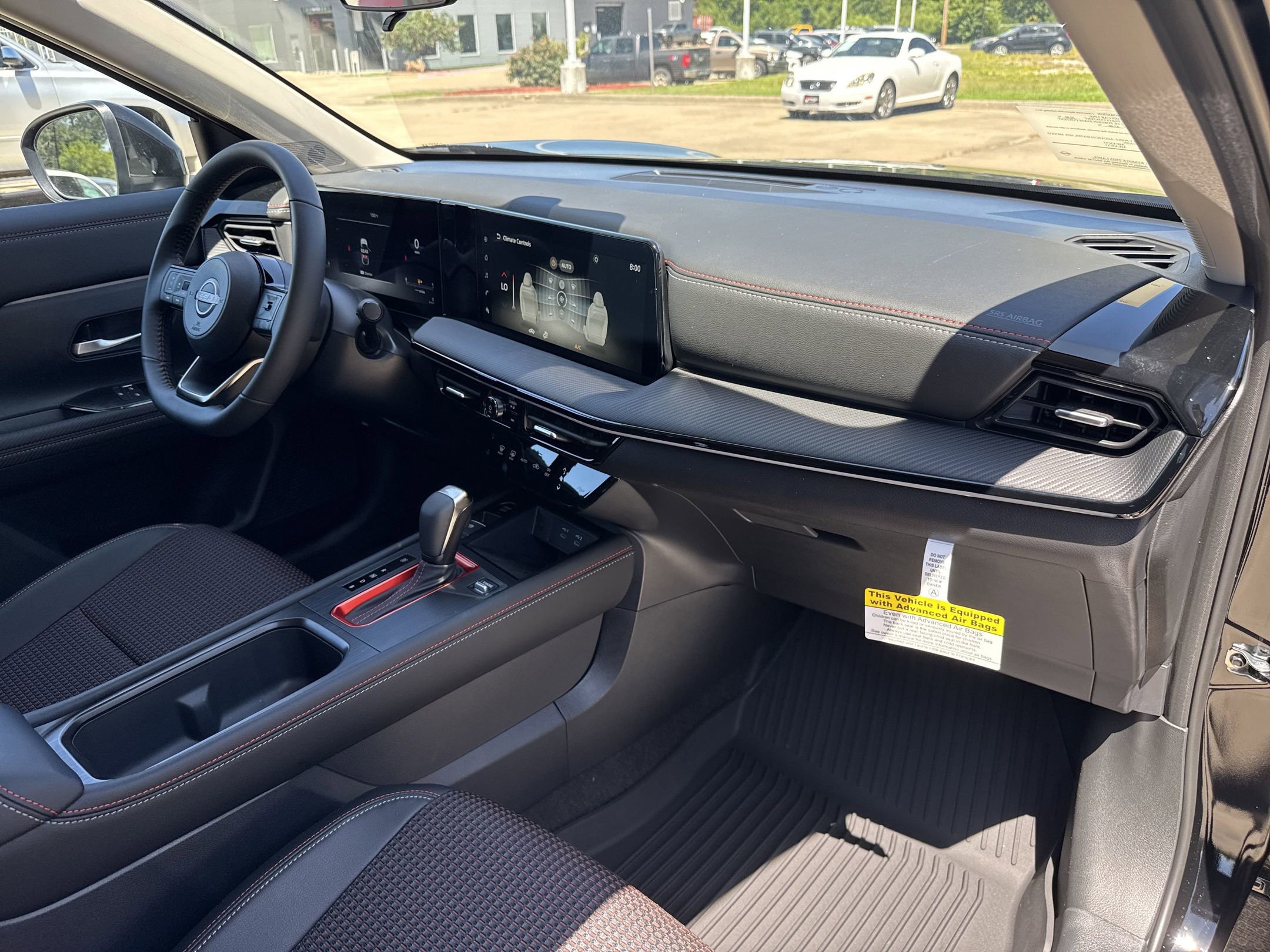 2025 Nissan Kicks SR photo 25