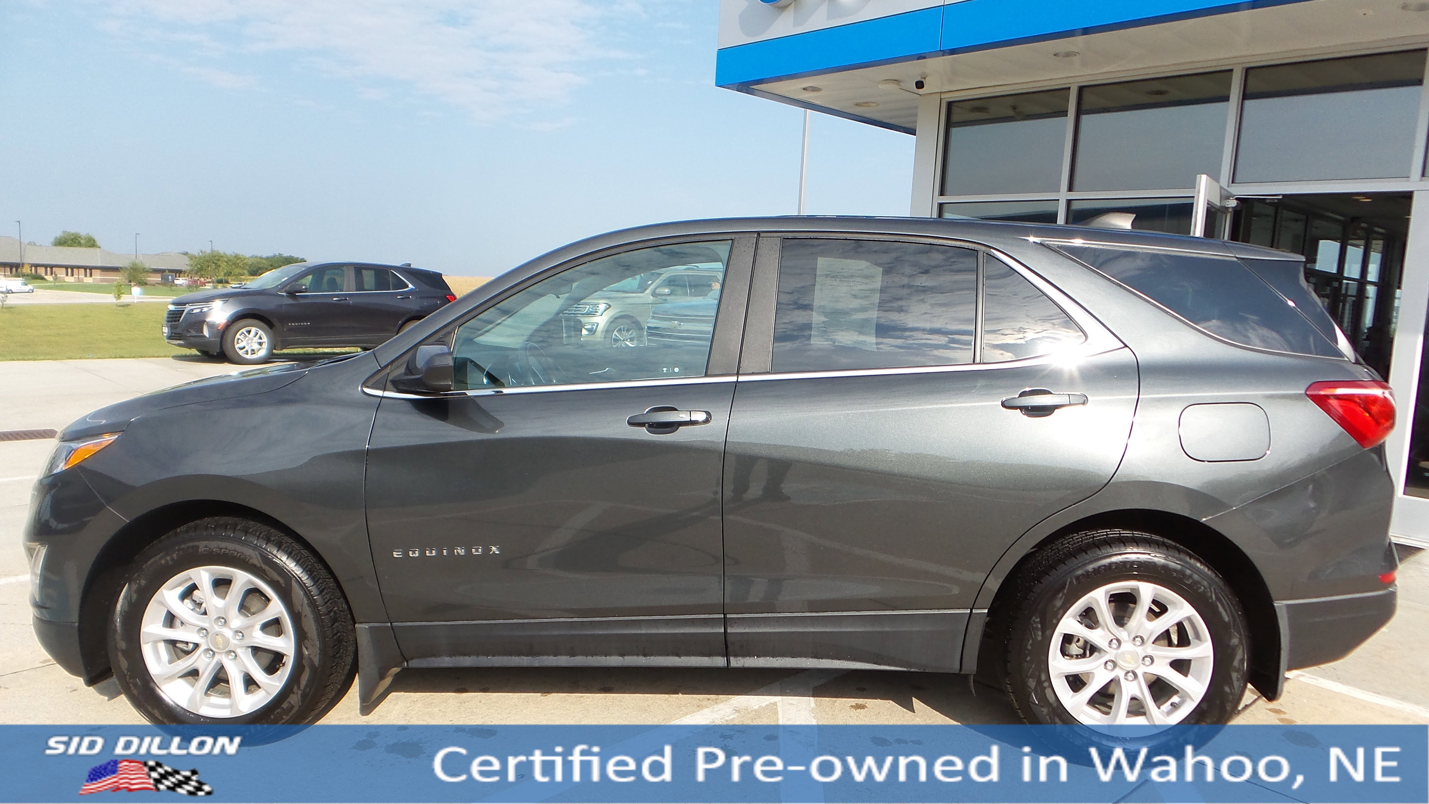 2021 Chevrolet Equinox LT photo 2