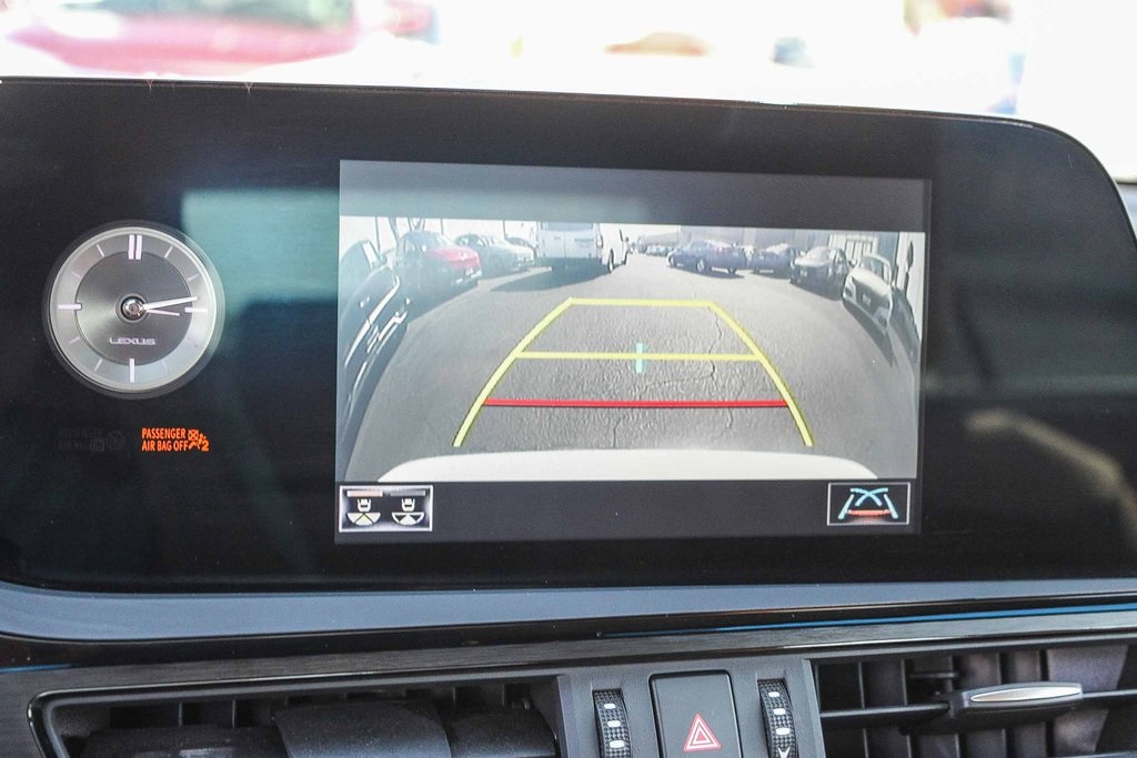 2022 Lexus ES 300h photo 23