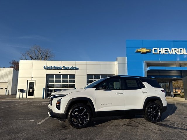 2026 Chevrolet Equinox RS photo 2