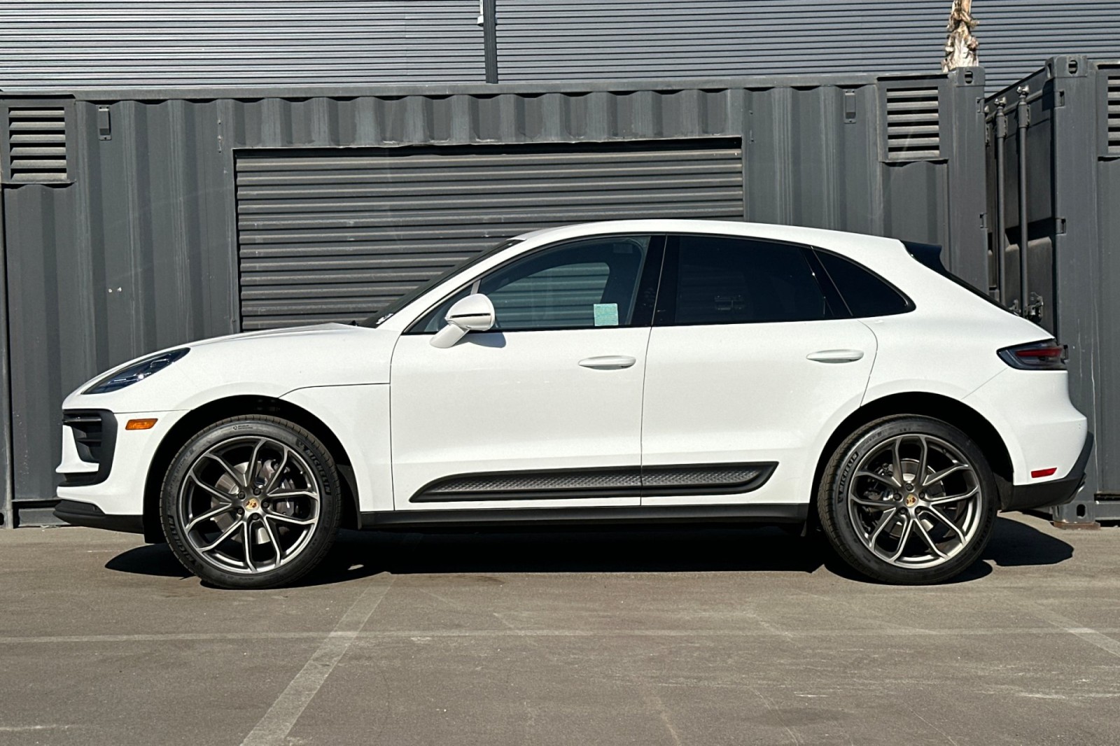 2022 Porsche Macan photo 3