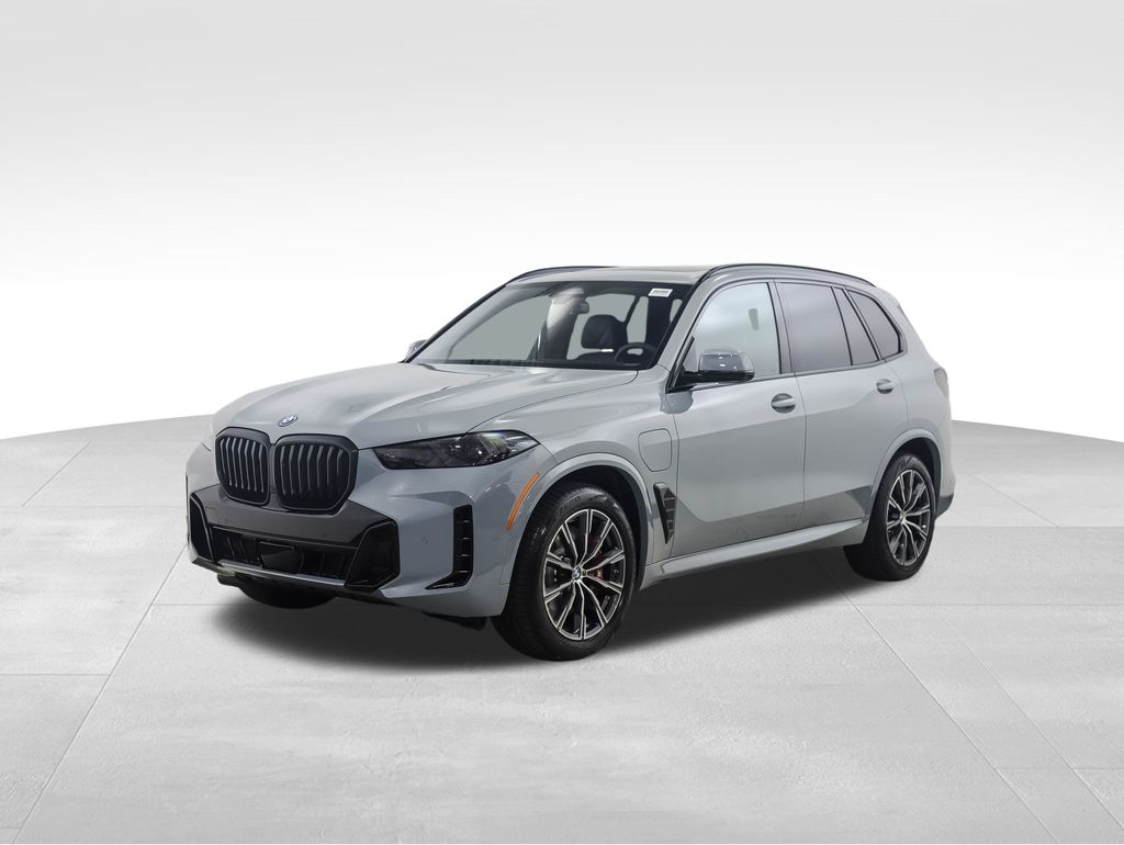 2026 BMW X5 50e's photo